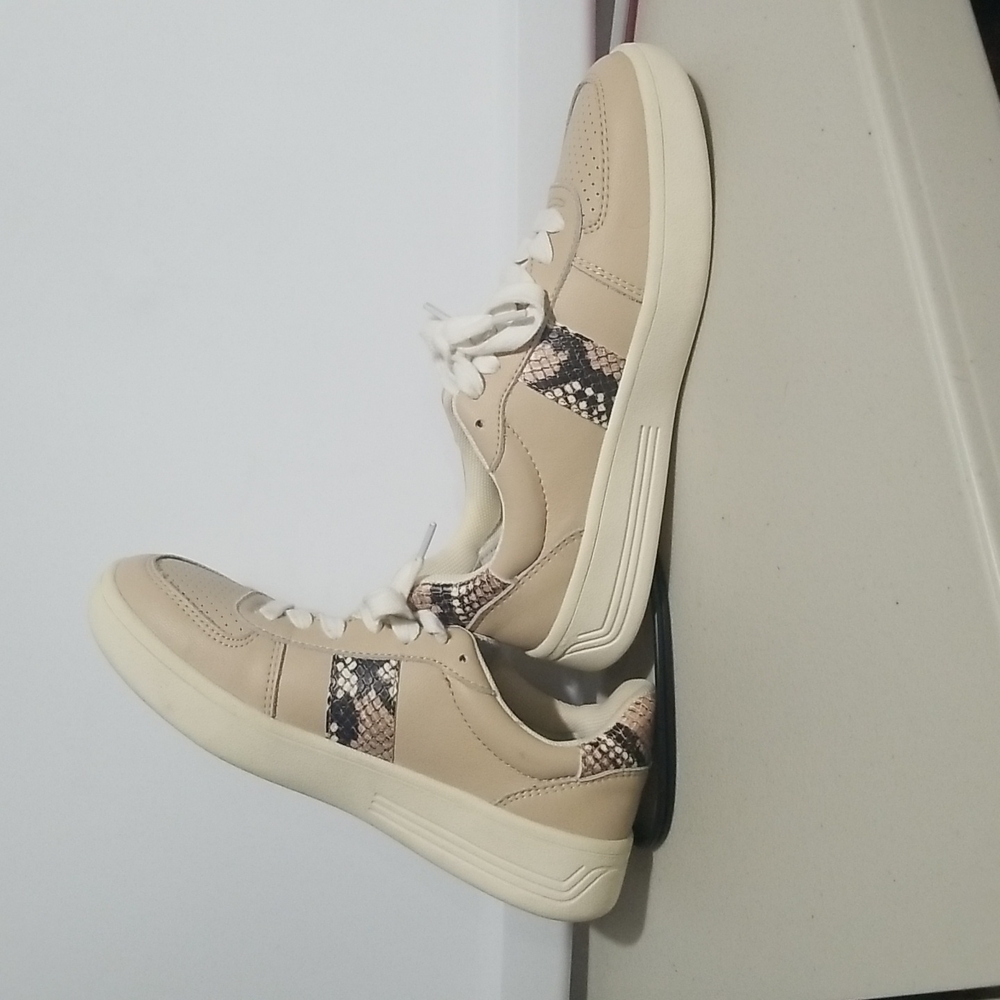 Chelsea & Violet, sneakers, like new condition size 6, tan, white and snake skin